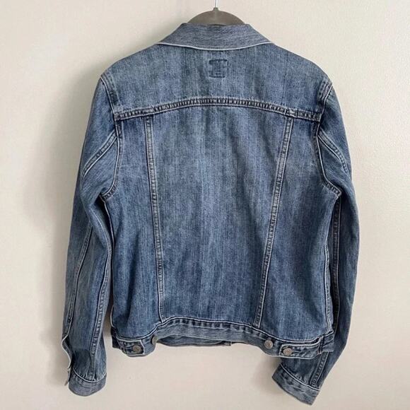Gap Denim Lightly Distressed Denim Jean Jacket Size M - Picture 4 of 7